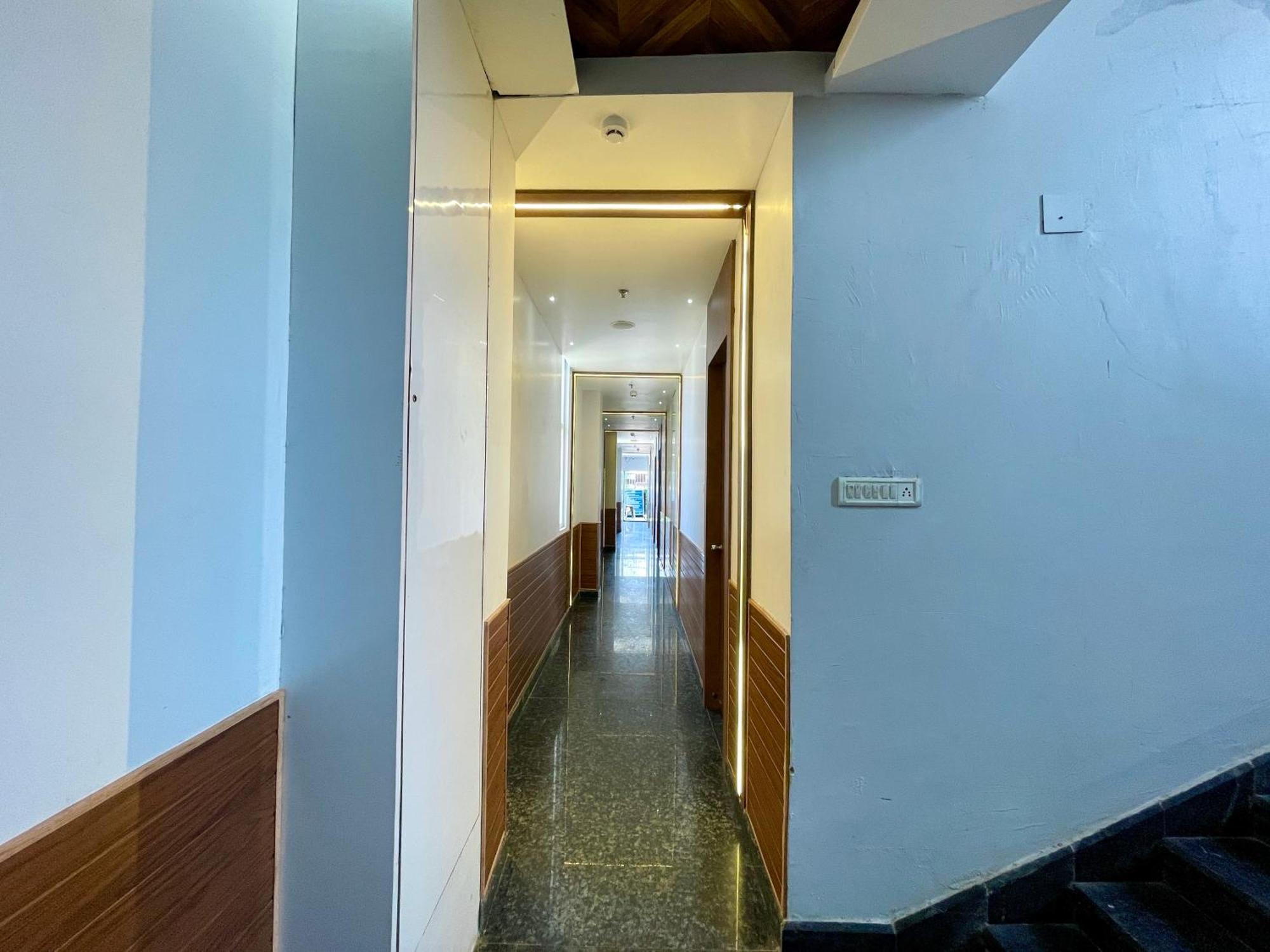 Hotel Tbs In Purî Extérieur photo