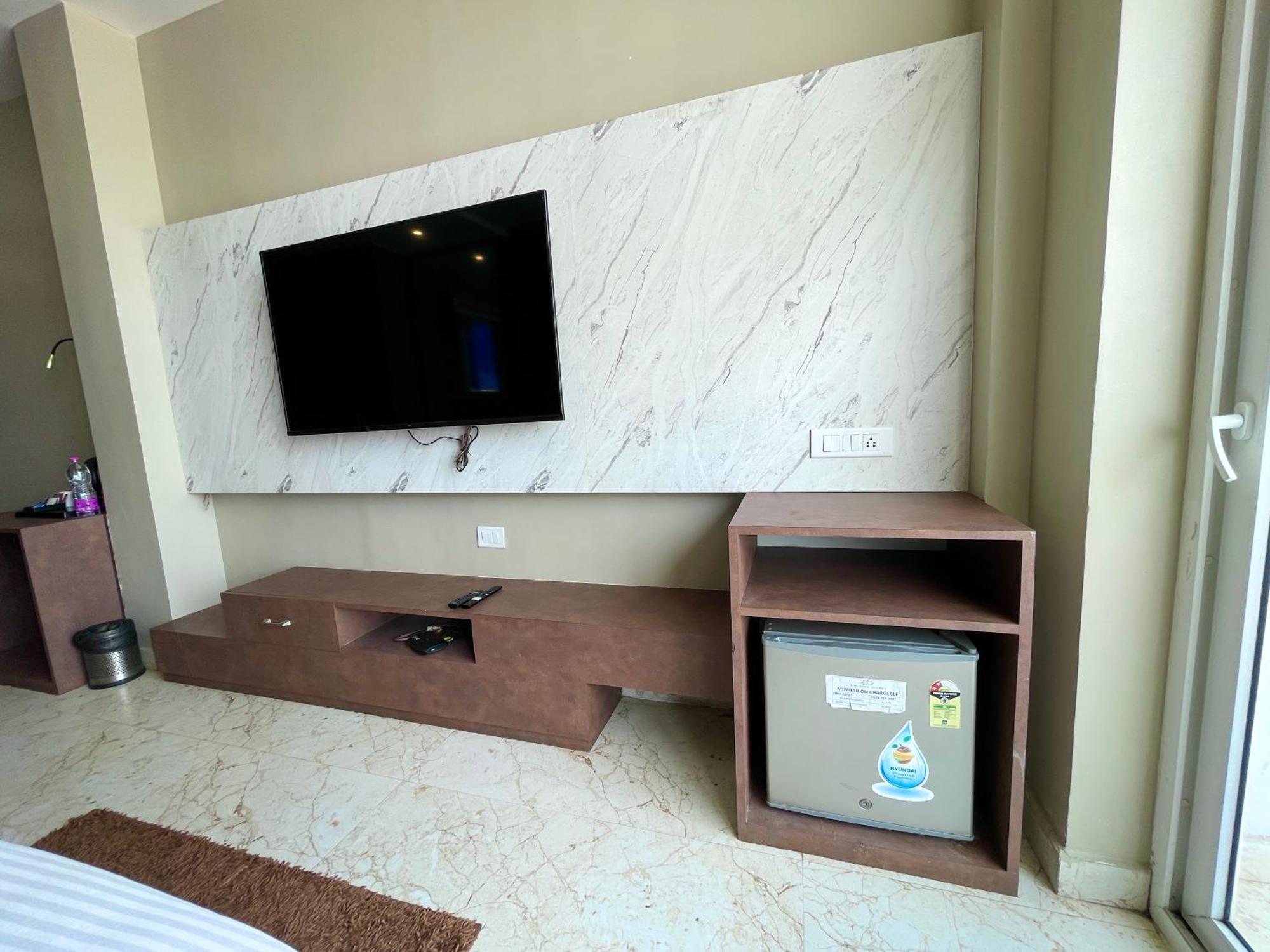 Hotel Tbs In Purî Extérieur photo
