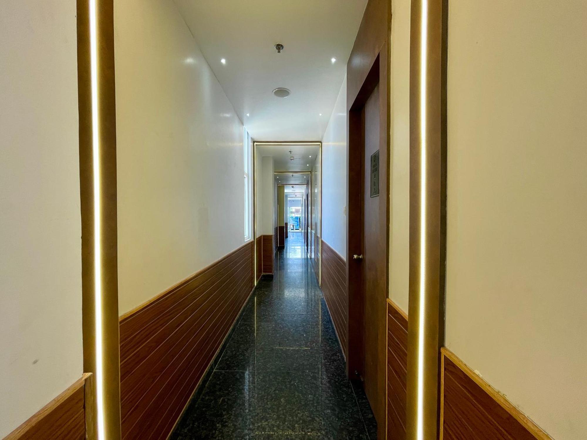 Hotel Tbs In Purî Extérieur photo