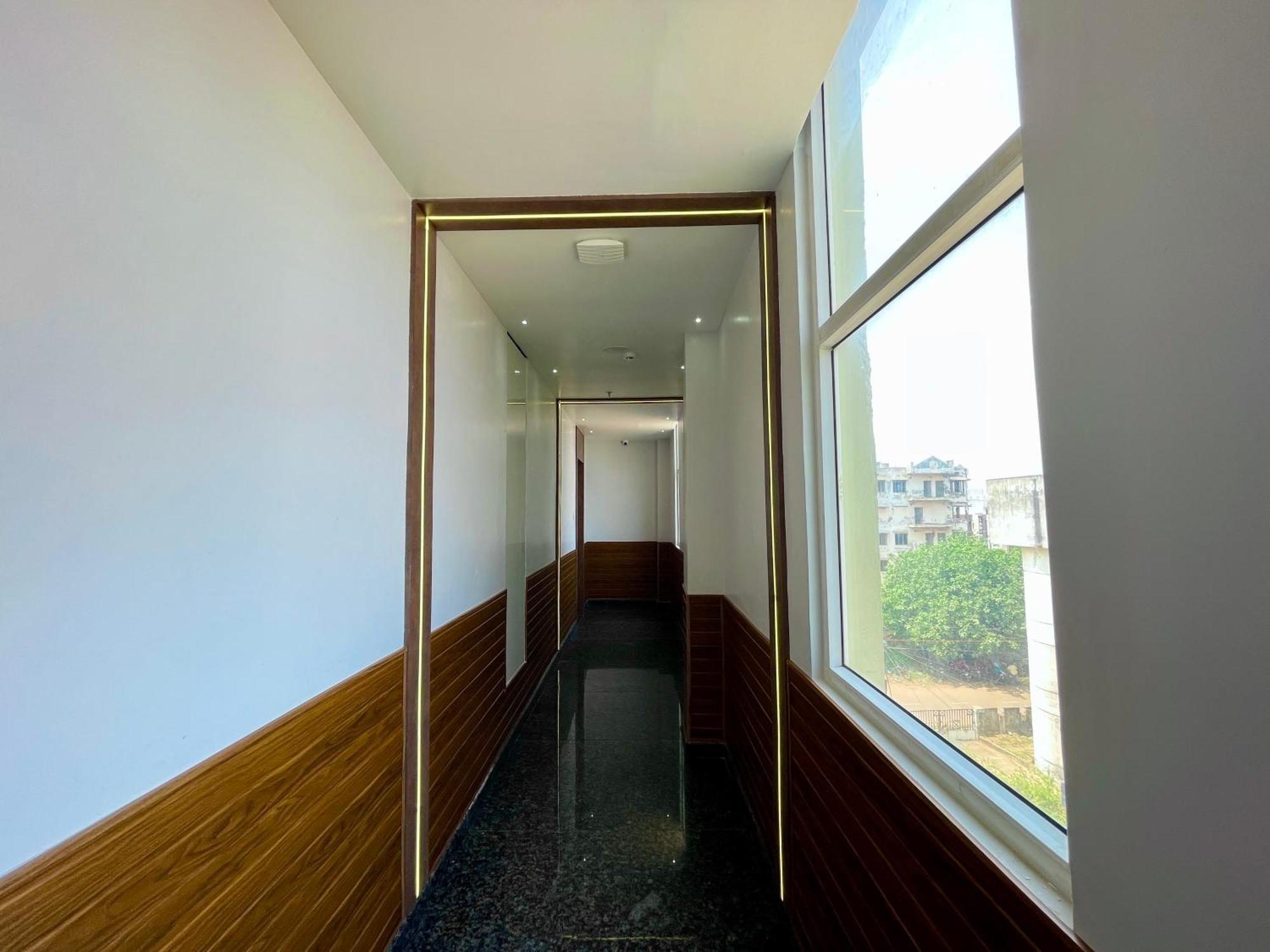 Hotel Tbs In Purî Extérieur photo